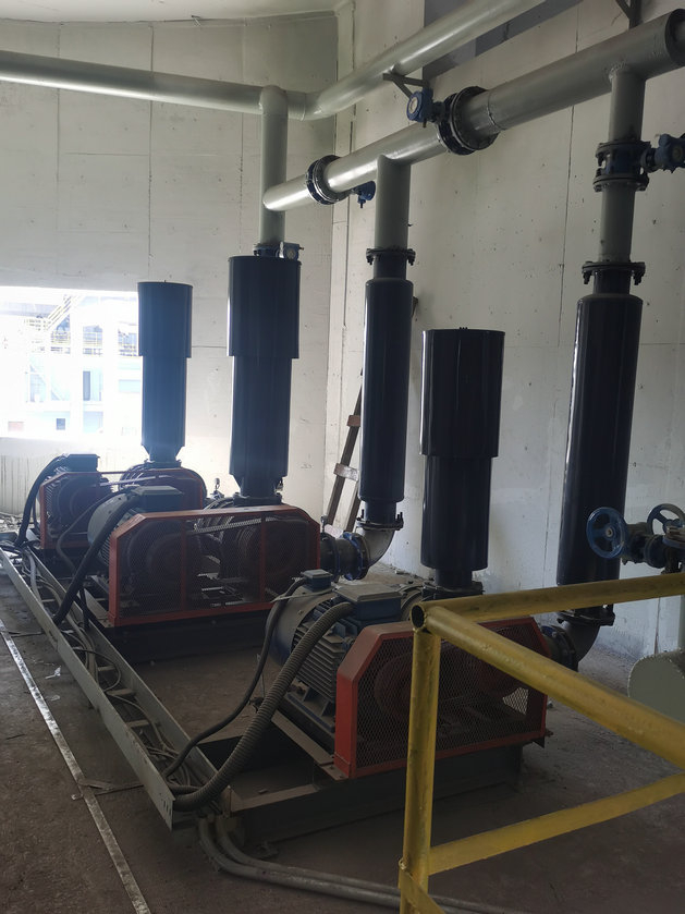 奧鼓羅茨風(fēng)機(jī)鋼板倉使用現(xiàn)場